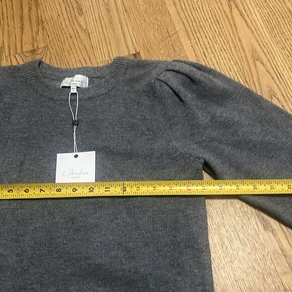 REVOLVE L’ACADEMIE THE ASHLEY SWEATER IN GREY SIZE M - Picture 5 of 7